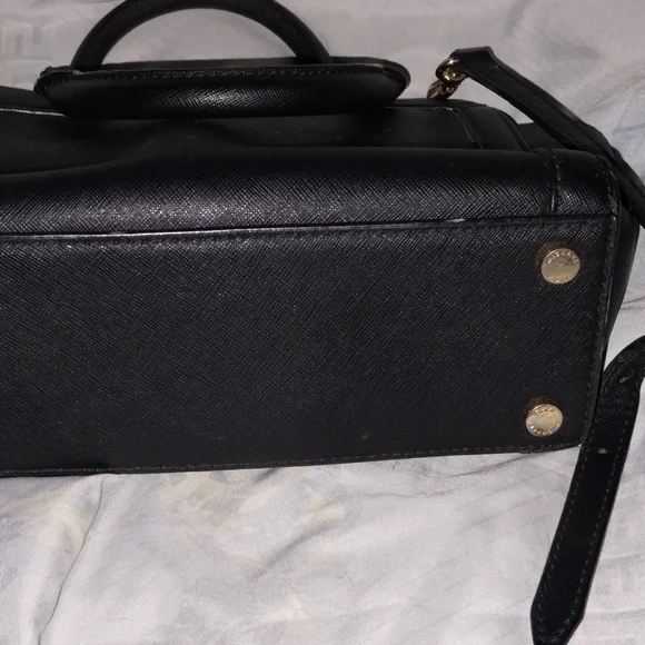 MICHAEL Michael Kors Black and Gold Handbag - Picture 2 of 3